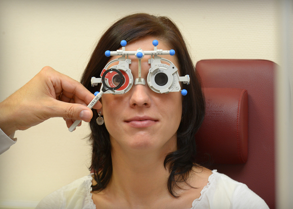 Refraktion Augenprüfung Brillenglasbestimmung Sehanalyse Optik Plüschke Bischofswerda